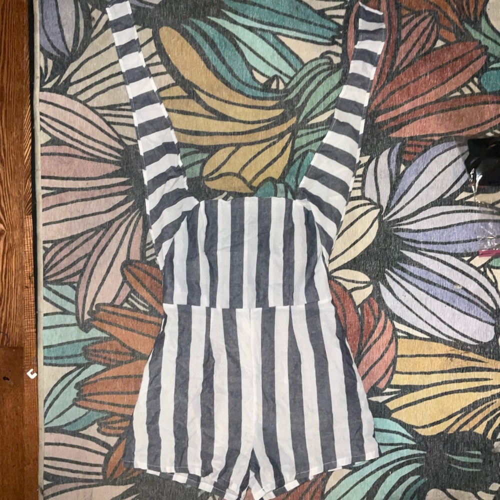 Zaful Gray White Stripe Romper